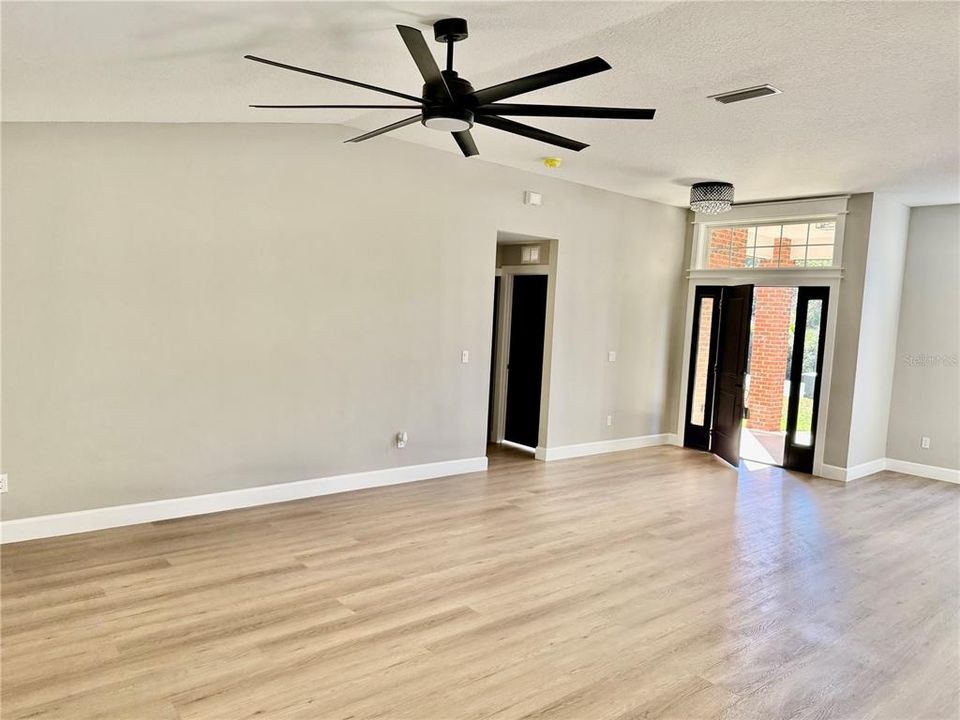 待售: $329,900 (3 贝兹, 2 浴室, 1576 平方英尺)