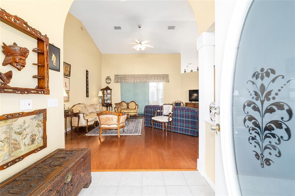 待售: $265,000 (3 贝兹, 2 浴室, 1837 平方英尺)