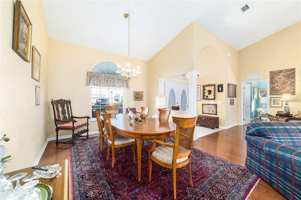 待售: $265,000 (3 贝兹, 2 浴室, 1837 平方英尺)