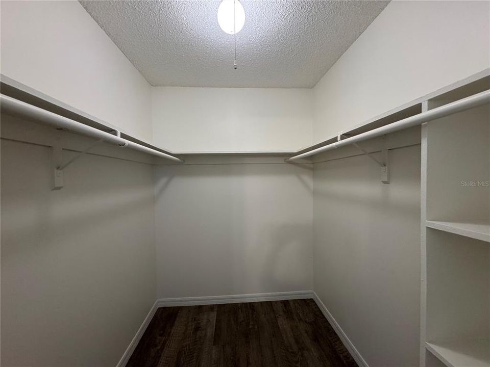 出租: $1,595 (2 贝兹, 1 浴室, 955 平方英尺)