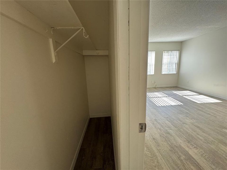 出租: $1,595 (2 贝兹, 1 浴室, 955 平方英尺)