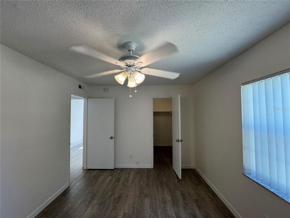 出租: $1,595 (2 贝兹, 1 浴室, 955 平方英尺)