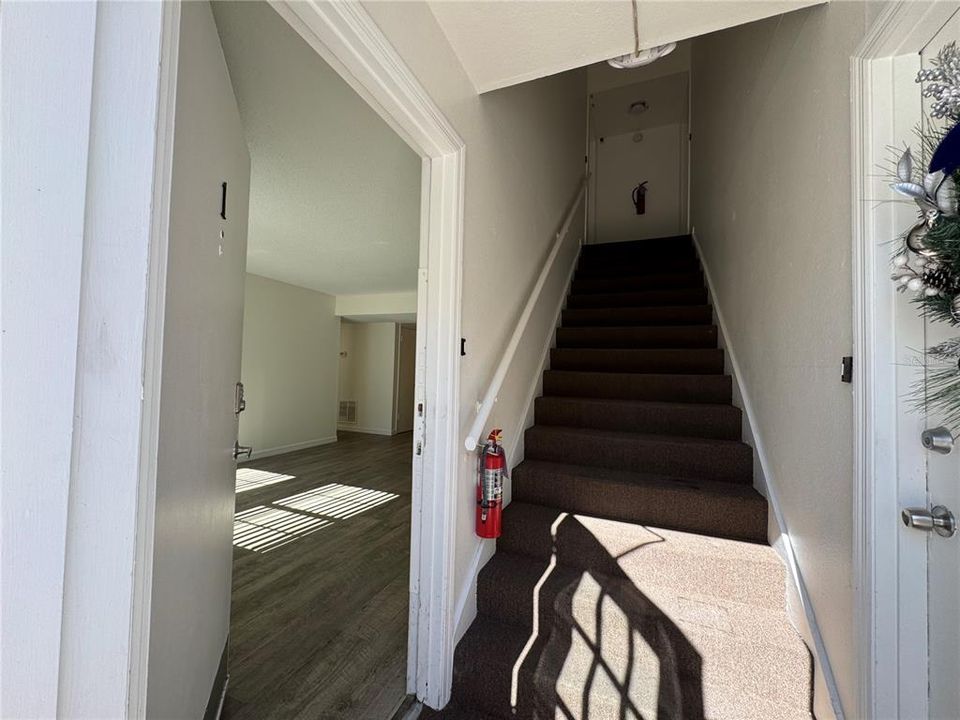 出租: $1,595 (2 贝兹, 1 浴室, 955 平方英尺)