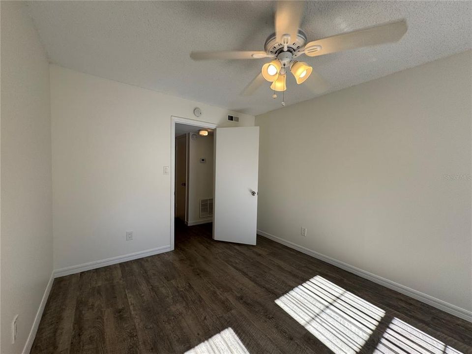 出租: $1,595 (2 贝兹, 1 浴室, 955 平方英尺)