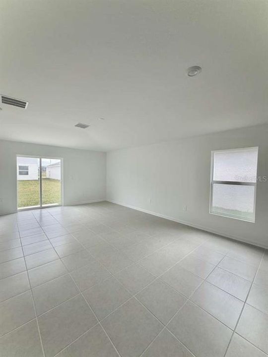 В аренду: $1,700 (3 спален, 2 ванн, 1429 Квадратных фут)