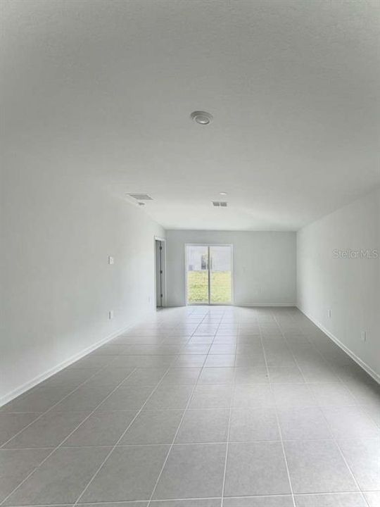 В аренду: $1,700 (3 спален, 2 ванн, 1429 Квадратных фут)