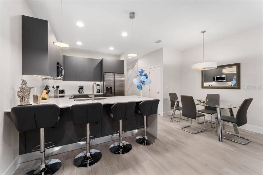 For Sale: $440,000 (3 beds, 3 baths, 1852 Square Feet)