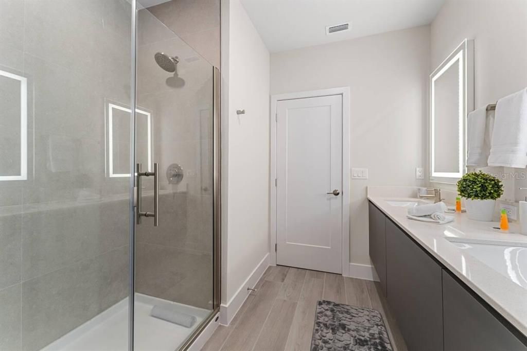 For Sale: $440,000 (3 beds, 3 baths, 1852 Square Feet)