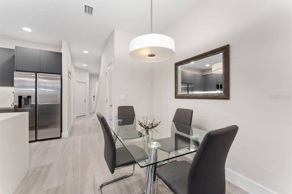 For Sale: $440,000 (3 beds, 3 baths, 1852 Square Feet)