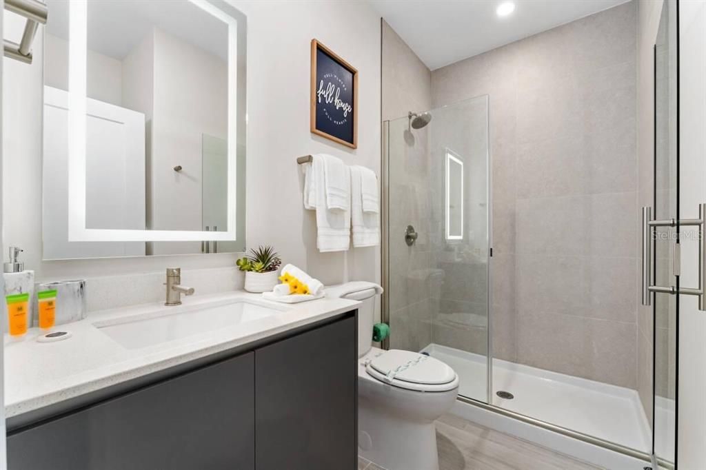 For Sale: $440,000 (3 beds, 3 baths, 1852 Square Feet)