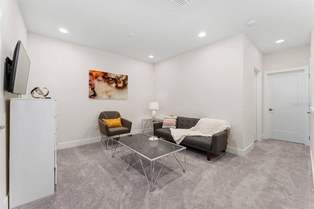 For Sale: $440,000 (3 beds, 3 baths, 1852 Square Feet)