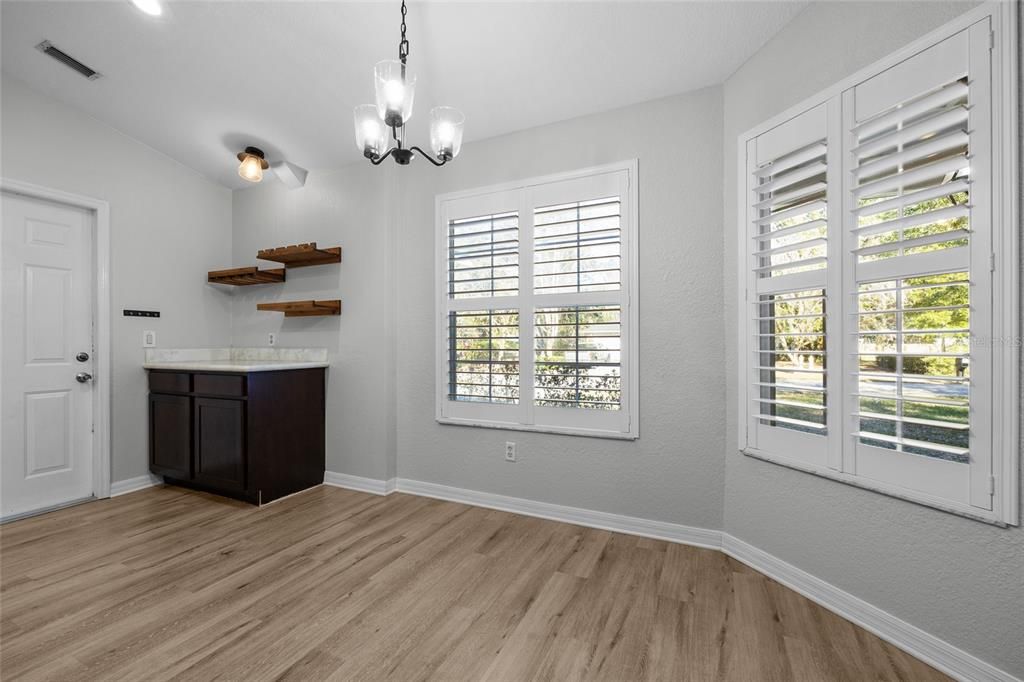 En Venta: $335,000 (3 camas, 2 baños, 1672 Pies cuadrados)