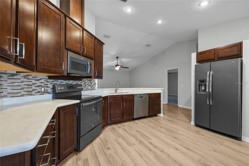 En Venta: $335,000 (3 camas, 2 baños, 1672 Pies cuadrados)