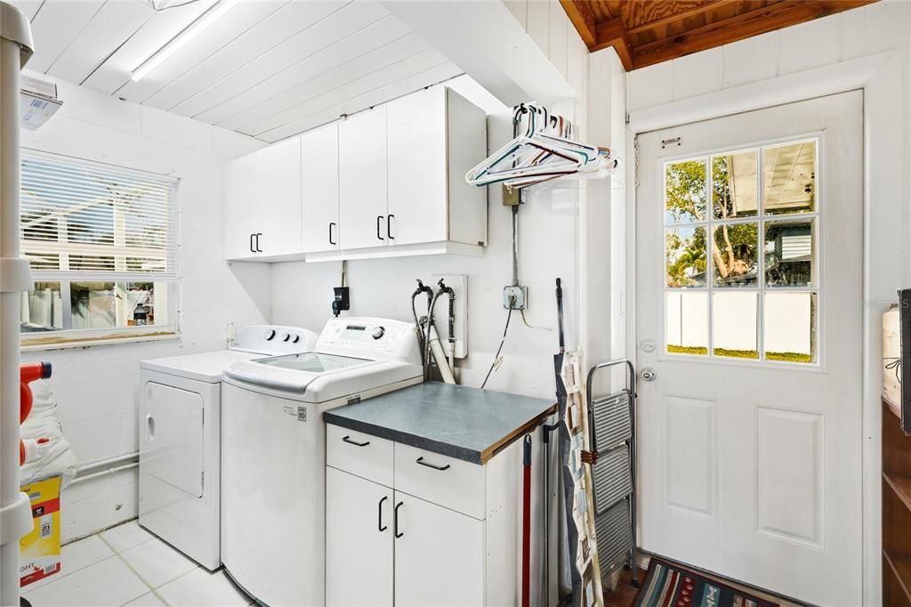 For Sale: $450,000 (3 beds, 2 baths, 1512 Square Feet)