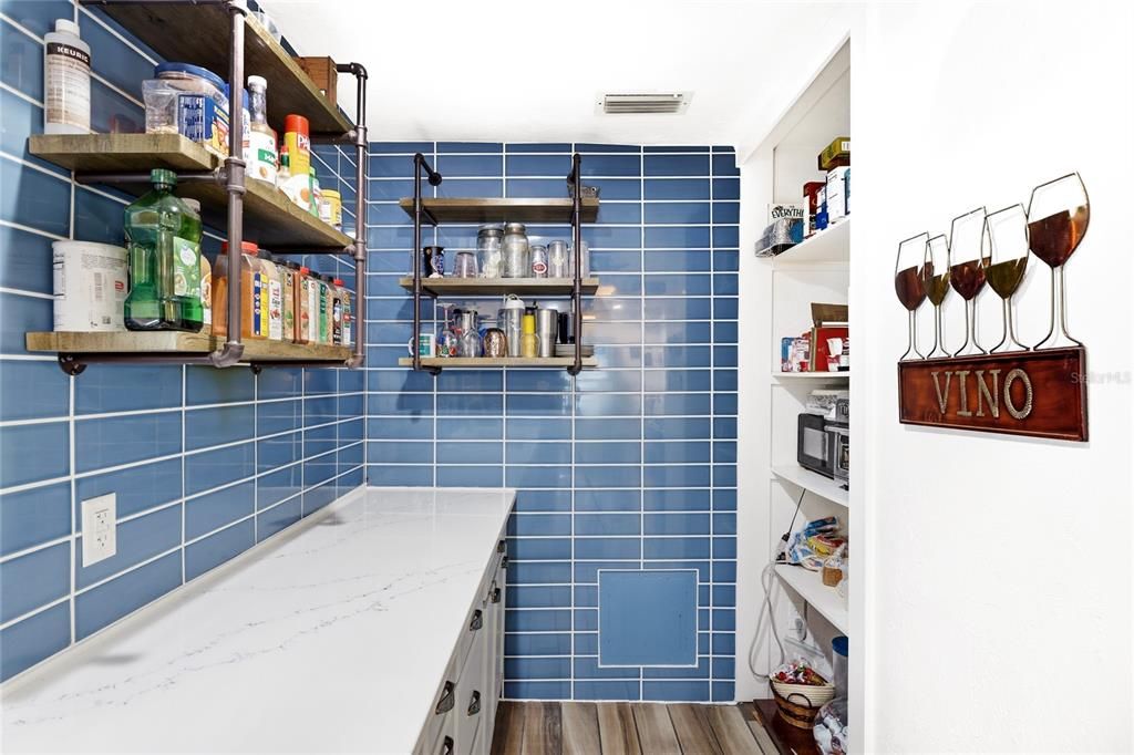 For Sale: $450,000 (3 beds, 2 baths, 1512 Square Feet)