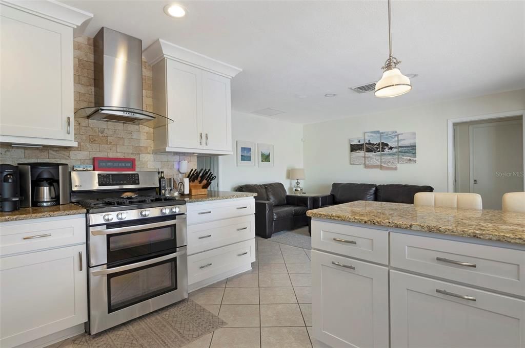 En Venta: $975,000 (3 camas, 2 baños, 1656 Pies cuadrados)