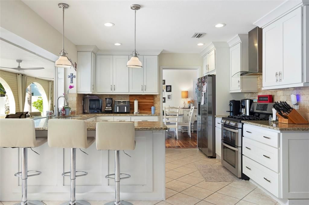 En Venta: $975,000 (3 camas, 2 baños, 1656 Pies cuadrados)