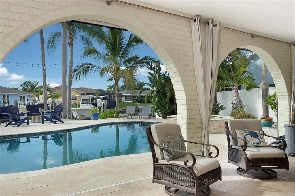 En Venta: $975,000 (3 camas, 2 baños, 1656 Pies cuadrados)