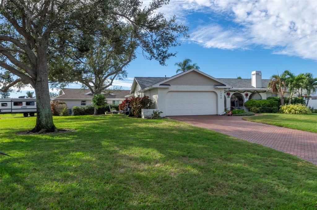 En Venta: $975,000 (3 camas, 2 baños, 1656 Pies cuadrados)