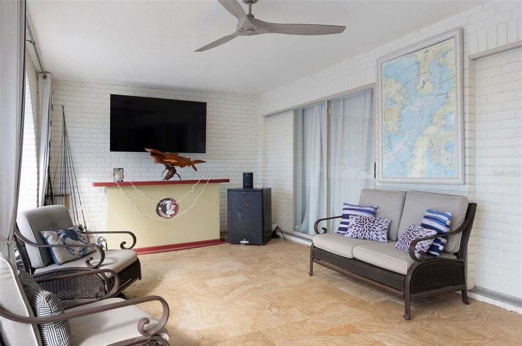 En Venta: $975,000 (3 camas, 2 baños, 1656 Pies cuadrados)