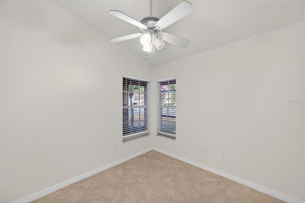 待售: $274,900 (3 贝兹, 2 浴室, 1367 平方英尺)