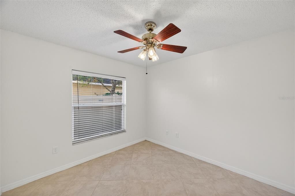 待售: $274,900 (3 贝兹, 2 浴室, 1367 平方英尺)