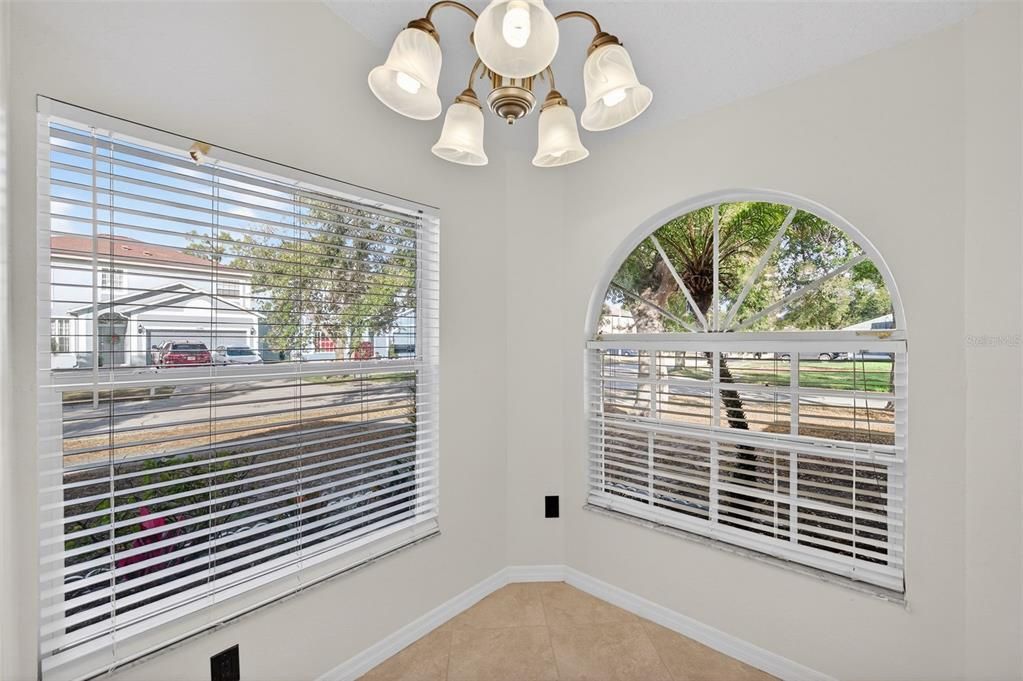 待售: $274,900 (3 贝兹, 2 浴室, 1367 平方英尺)