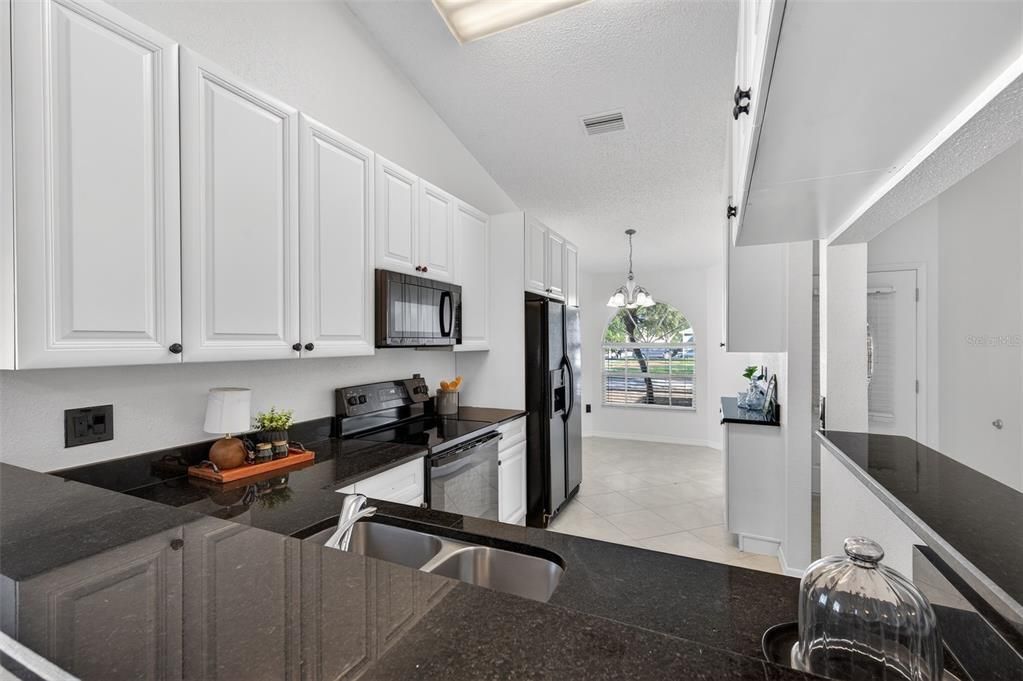 待售: $274,900 (3 贝兹, 2 浴室, 1367 平方英尺)