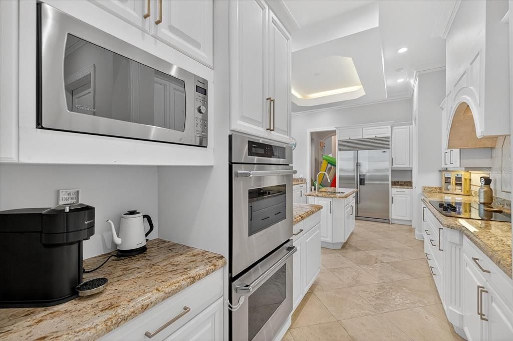For Sale: $3,950,000 (4 beds, 4 baths, 4440 Square Feet)