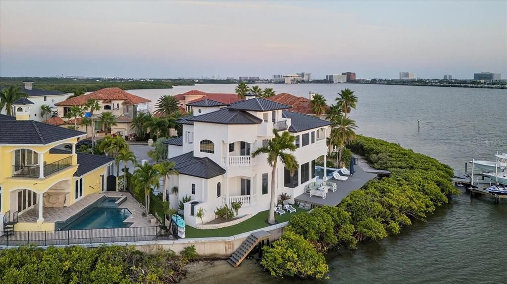 For Sale: $3,950,000 (4 beds, 4 baths, 4440 Square Feet)
