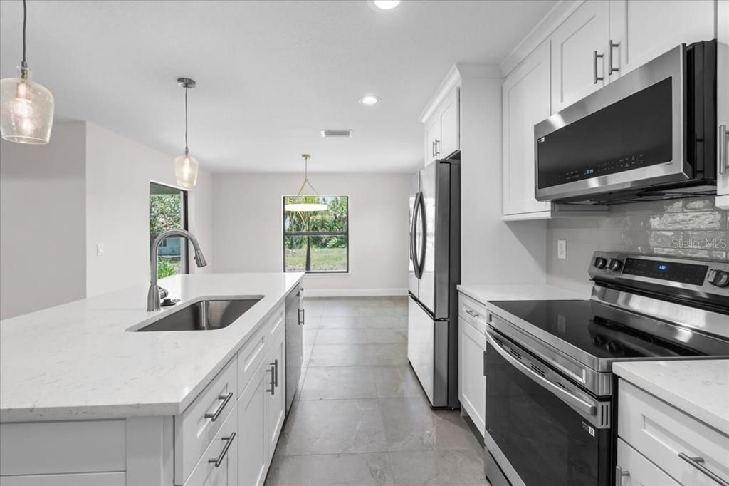 En Venta: $369,000 (3 camas, 2 baños, 1752 Pies cuadrados)