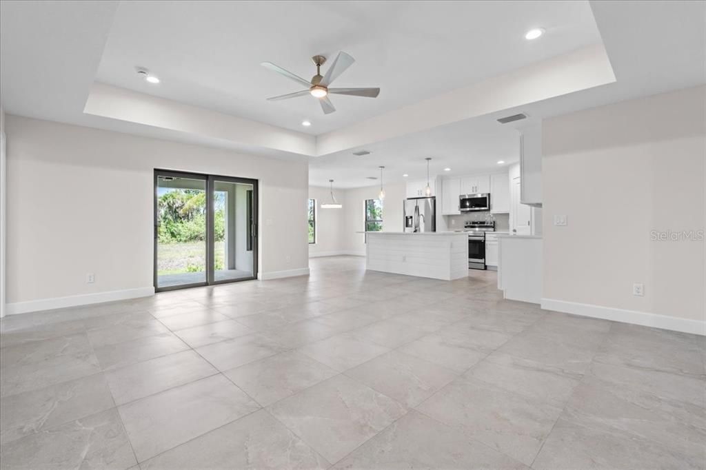 En Venta: $369,000 (3 camas, 2 baños, 1752 Pies cuadrados)