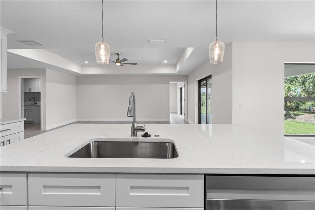 En Venta: $369,000 (3 camas, 2 baños, 1752 Pies cuadrados)