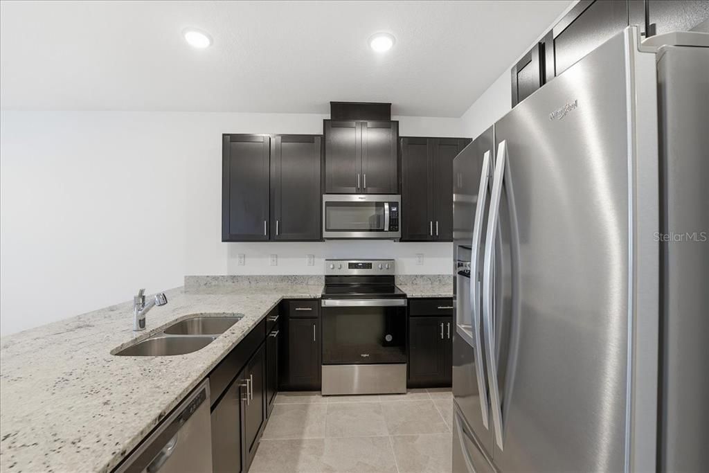 出租: $2,445 (3 贝兹, 2 浴室, 1447 平方英尺)