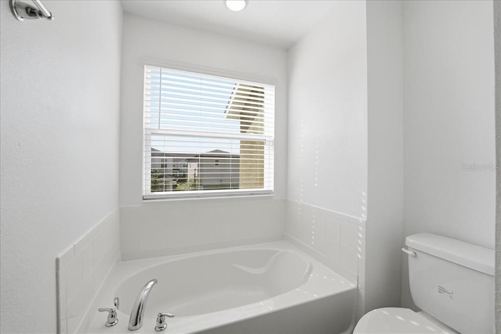 出租: $2,445 (3 贝兹, 2 浴室, 1447 平方英尺)