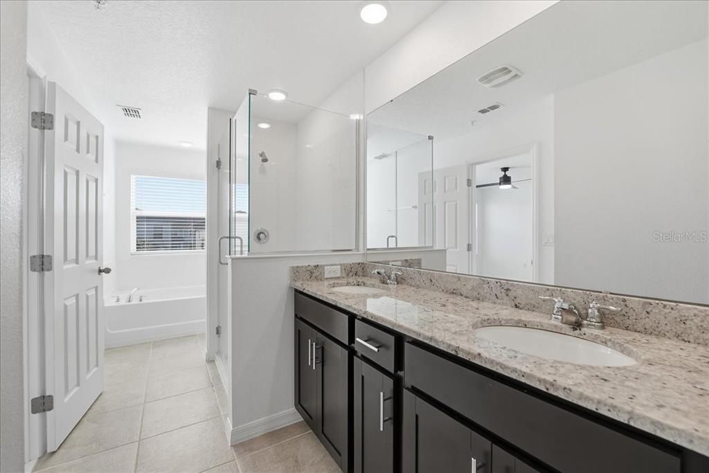 出租: $2,445 (3 贝兹, 2 浴室, 1447 平方英尺)