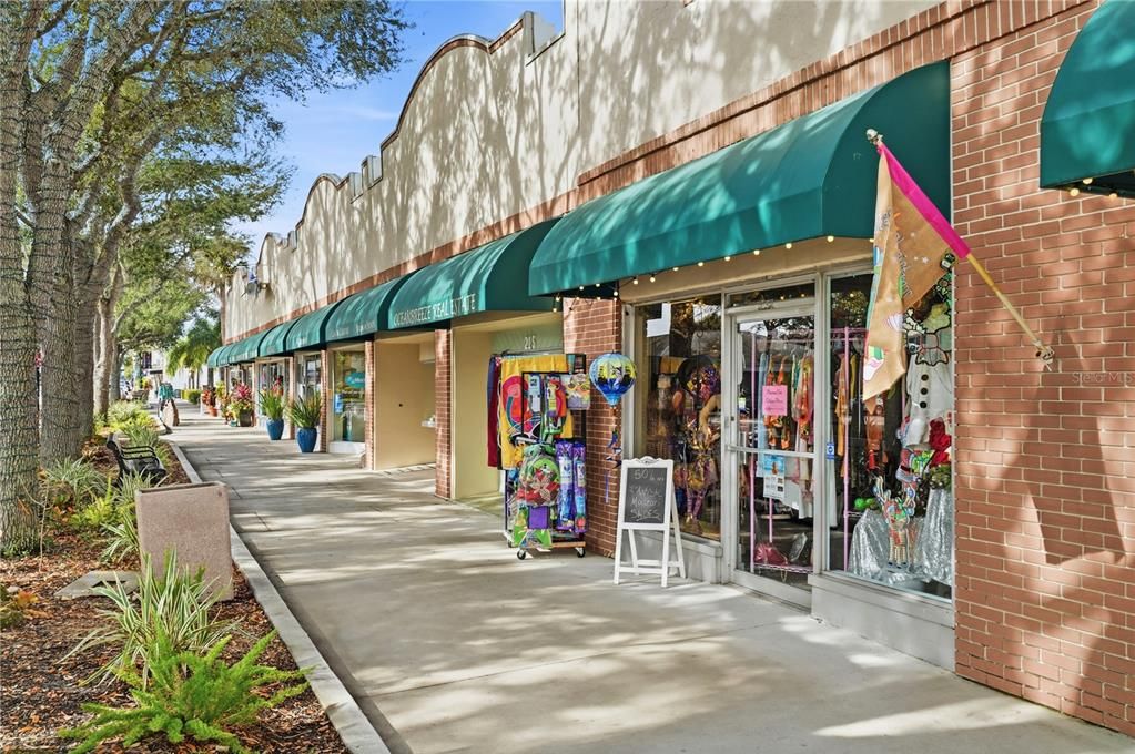 En Venta: $349,900 (1 camas, 1 baños, 720 Pies cuadrados)