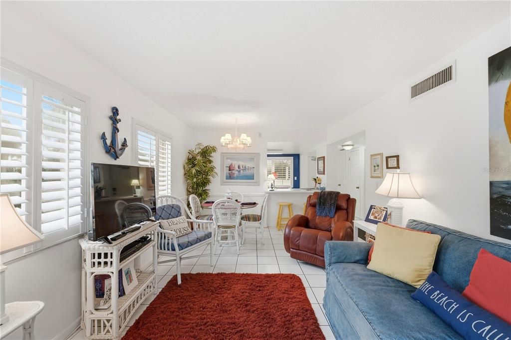 En Venta: $349,900 (1 camas, 1 baños, 720 Pies cuadrados)