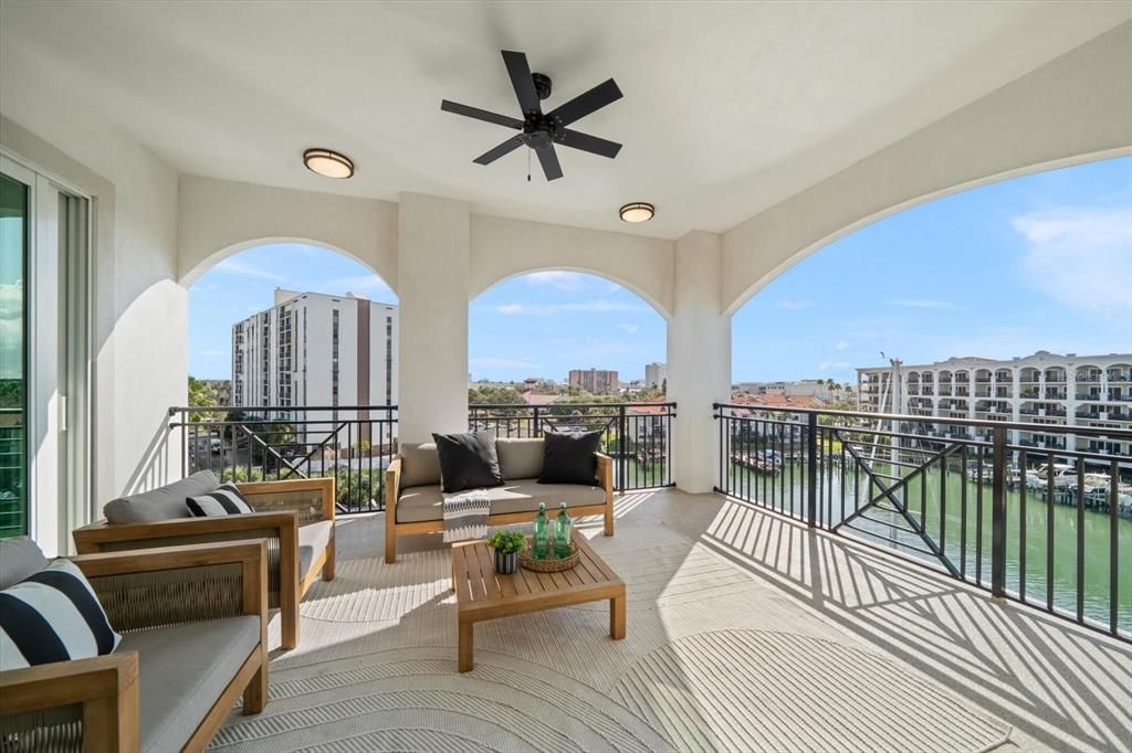 For Sale: $1,625,000 (4 beds, 2 baths, 2760 Square Feet)
