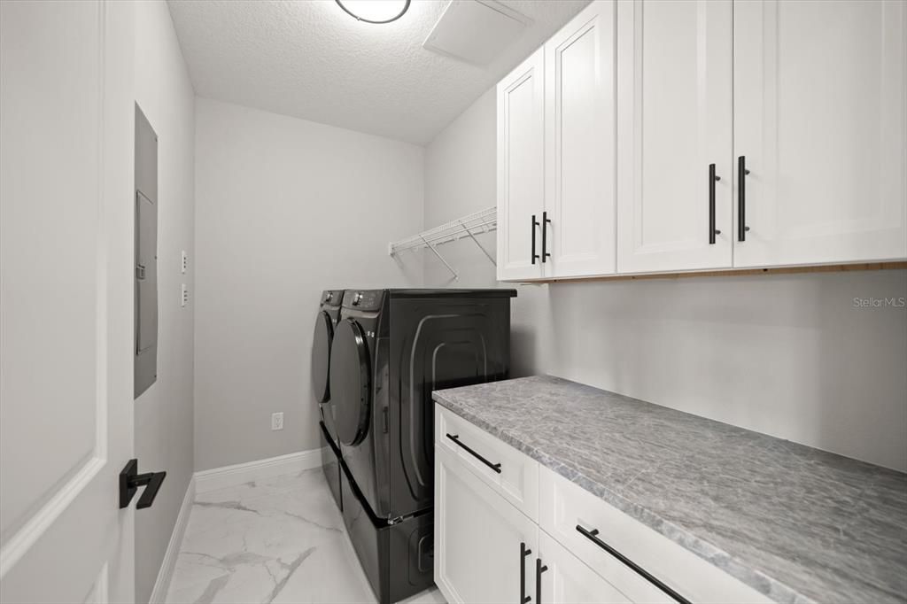 For Sale: $1,625,000 (4 beds, 2 baths, 2760 Square Feet)