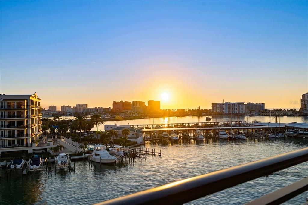 For Sale: $1,625,000 (4 beds, 2 baths, 2760 Square Feet)