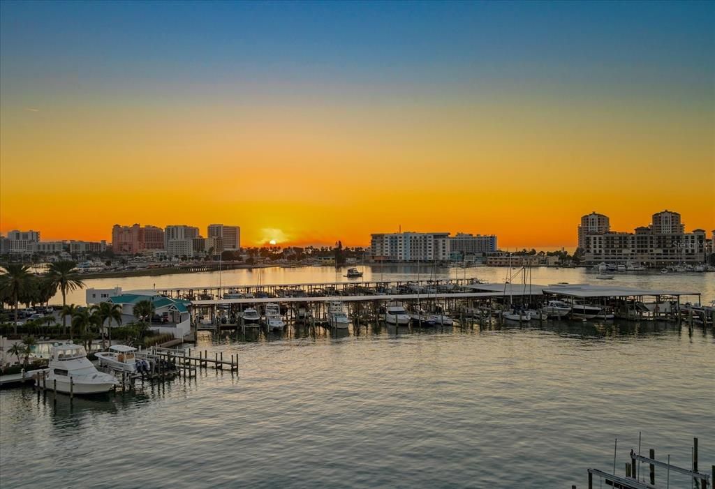 For Sale: $1,625,000 (4 beds, 2 baths, 2760 Square Feet)