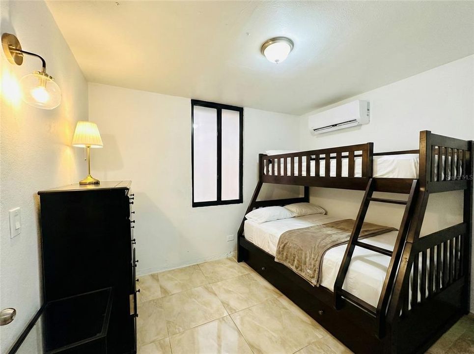 На продажу: $650,000 (4 спален, 3 ванн, 2663 Квадратных фут)