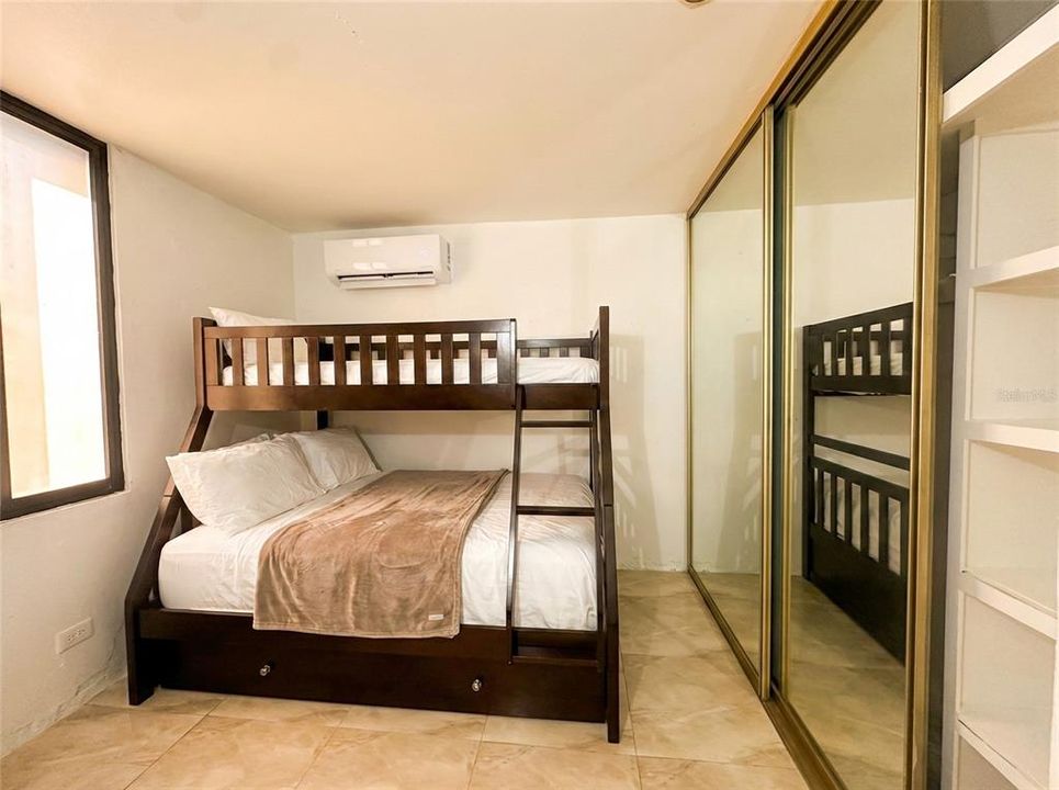 На продажу: $650,000 (4 спален, 3 ванн, 2663 Квадратных фут)