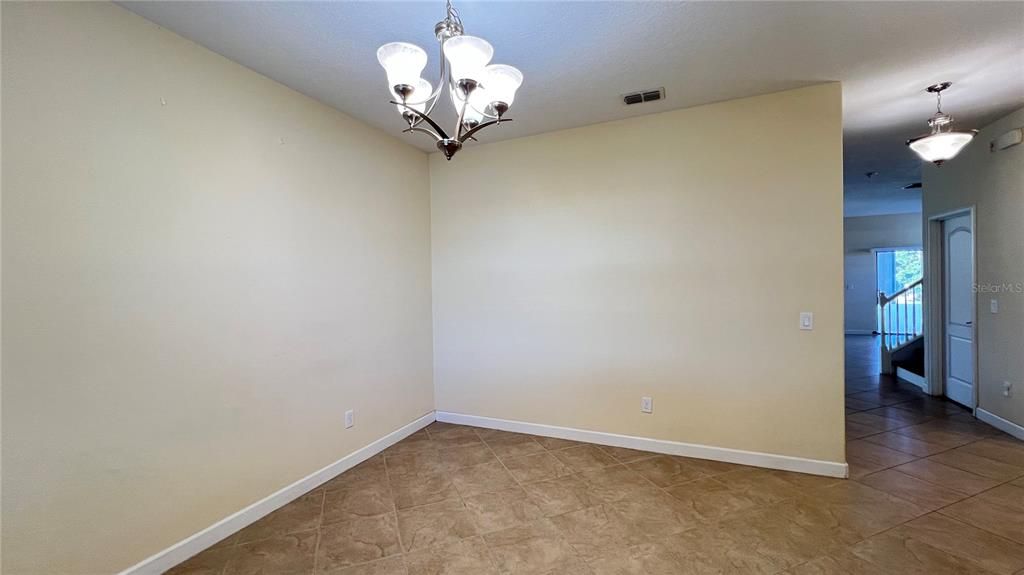 На продажу: $558,000 (5 спален, 3 ванн, 2322 Квадратных фут)