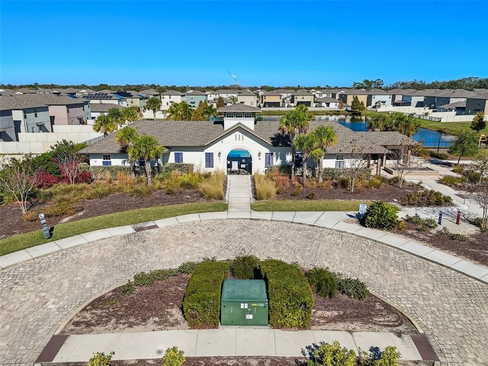 На продажу: $339,900 (4 спален, 2 ванн, 1914 Квадратных фут)