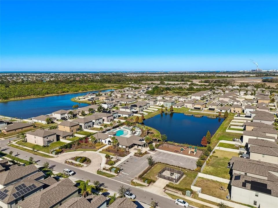 На продажу: $339,900 (4 спален, 2 ванн, 1914 Квадратных фут)