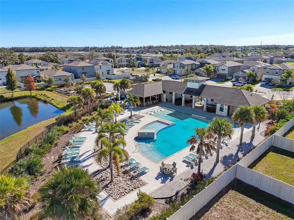 На продажу: $339,900 (4 спален, 2 ванн, 1914 Квадратных фут)