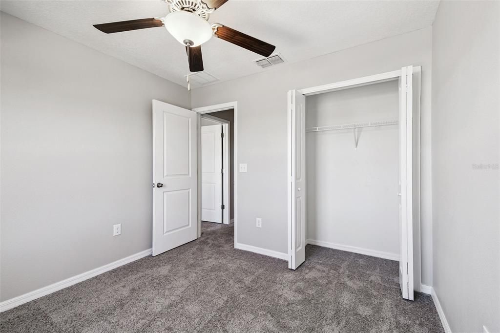 На продажу: $339,900 (4 спален, 2 ванн, 1914 Квадратных фут)