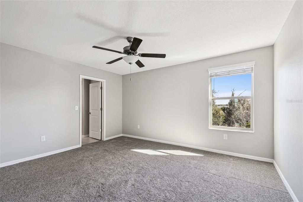 На продажу: $339,900 (4 спален, 2 ванн, 1914 Квадратных фут)